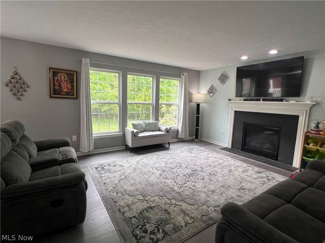 10523 Herrington Drive, Aurora, OH 44202