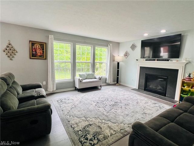 10523 Herrington Drive, Aurora, OH 44202