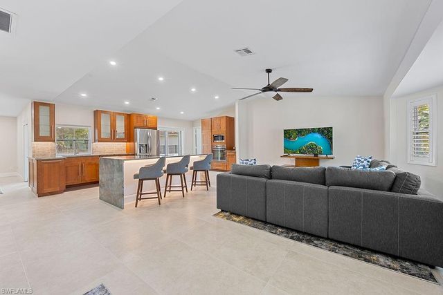 5096 Boxwood WAY, Naples, FL 34116