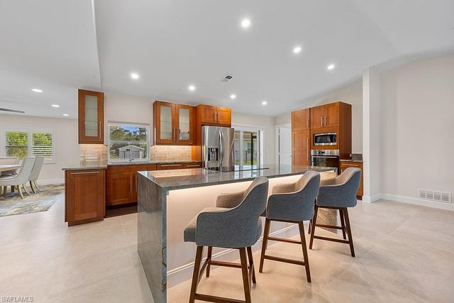 5096 Boxwood WAY, Naples, FL 34116