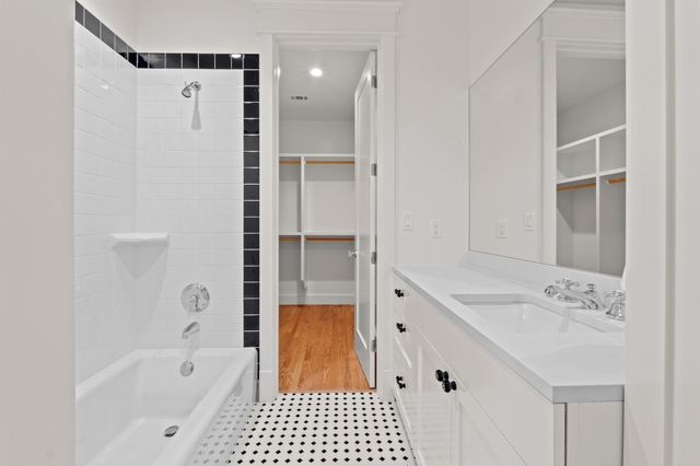 510 E 39th ST, Austin, TX 78751