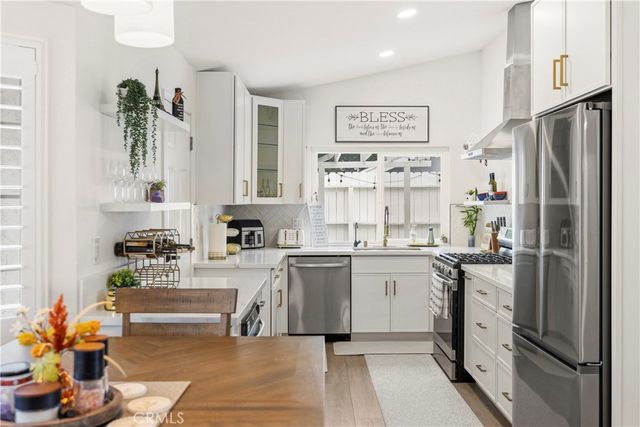 42370 Cosmic, Temecula, CA 92592