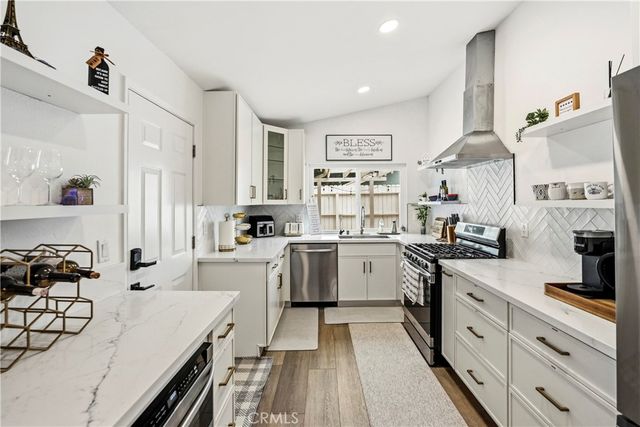 42370 Cosmic, Temecula, CA 92592