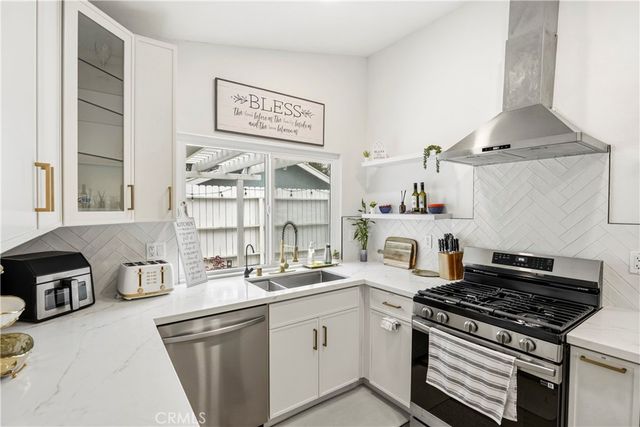 42370 Cosmic, Temecula, CA 92592