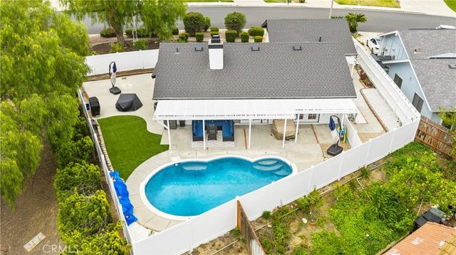 42370 Cosmic, Temecula, CA 92592