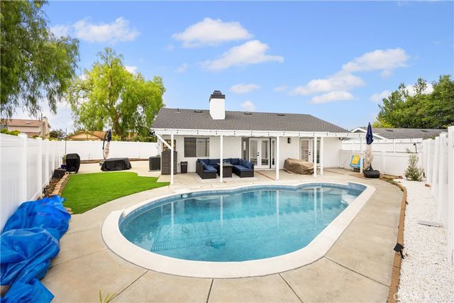 42370 Cosmic, Temecula, CA 92592