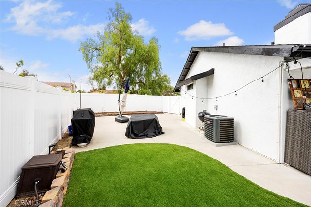 42370 Cosmic, Temecula, CA 92592