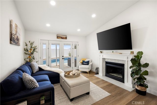 42370 Cosmic, Temecula, CA 92592