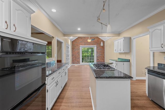 7168 EGERTON LN, Germantown, TN 38138