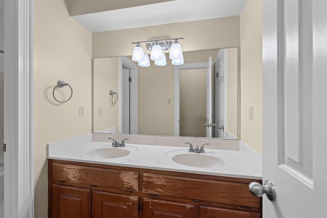 7168 EGERTON LN, Germantown, TN 38138