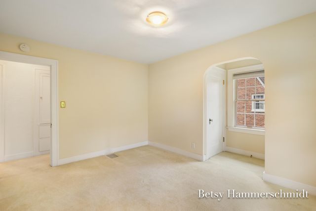 417 Cheshire Drive NE, Grand Rapids, MI 49505