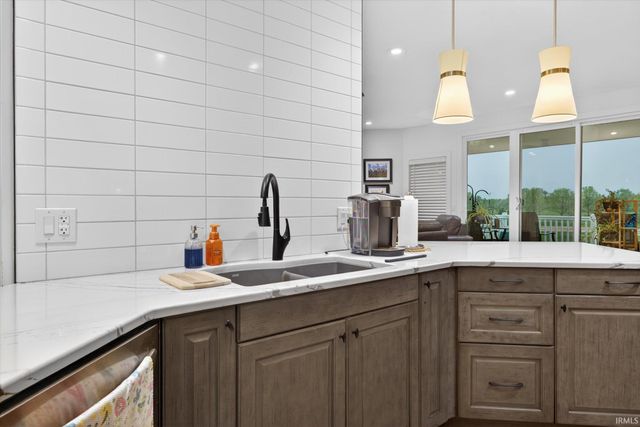 810 Spyglass Hill Drive, Bedford, IN 47421