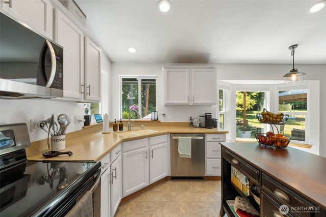 9193 SE Willock Road, Olalla, WA 98359