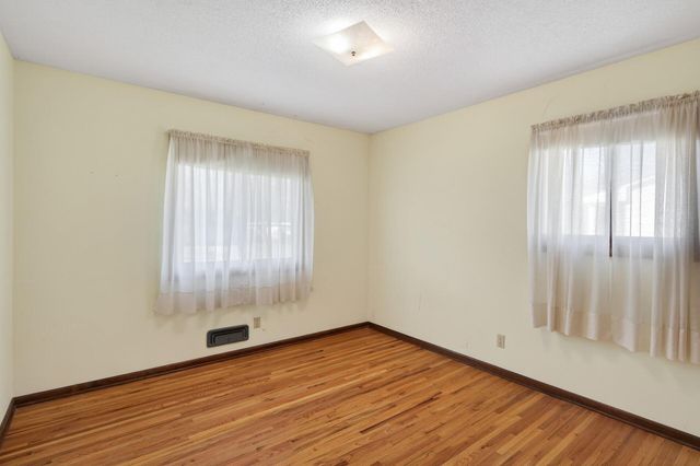 242 Mission Circle, Bloomington, MN 55420