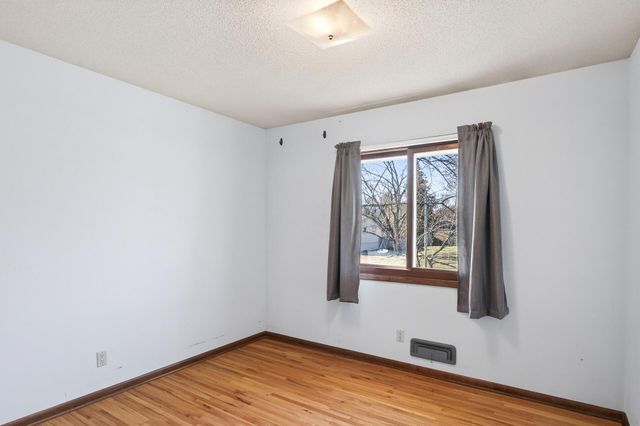 242 Mission Circle, Bloomington, MN 55420