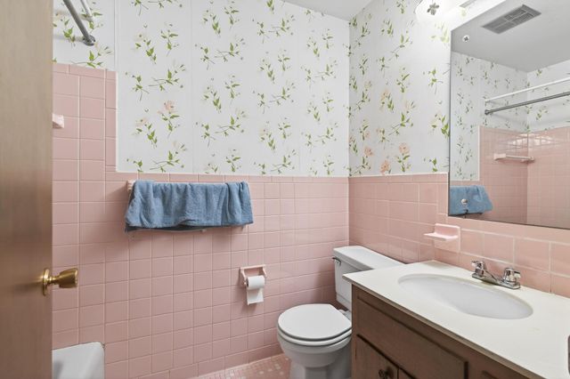 242 Mission Circle, Bloomington, MN 55420