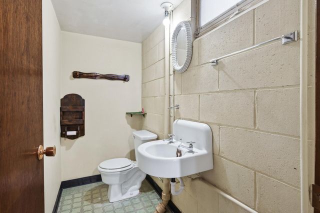 242 Mission Circle, Bloomington, MN 55420