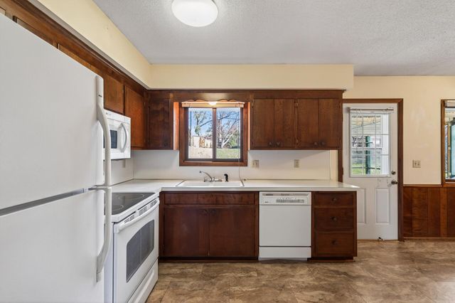 242 Mission Circle, Bloomington, MN 55420