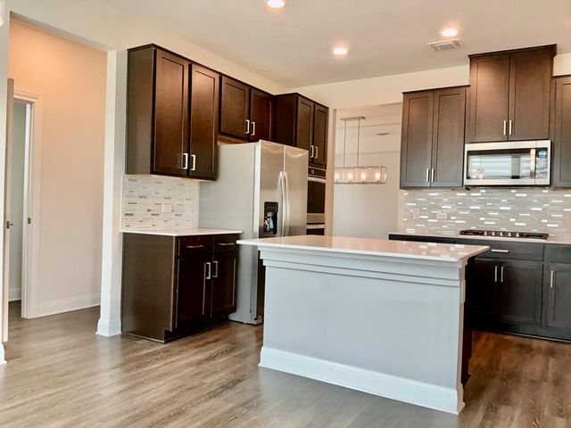 1008 Brenham LN, Leander, TX 78641