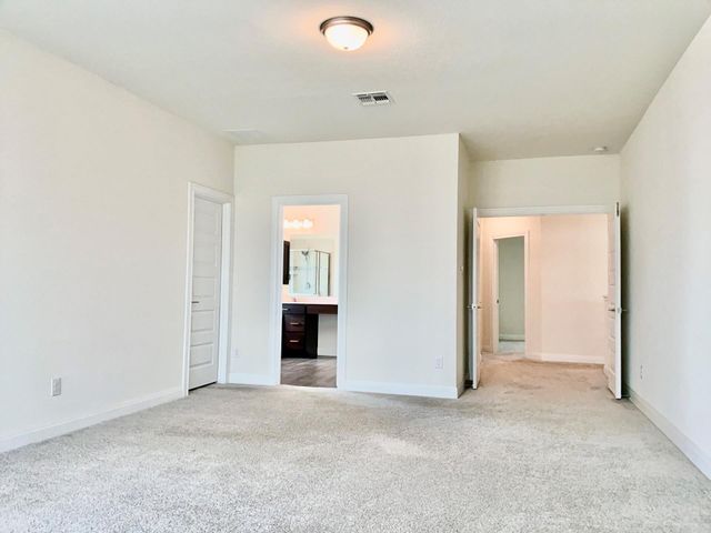 1008 Brenham LN, Leander, TX 78641
