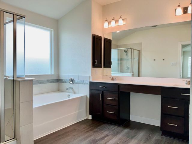 1008 Brenham LN, Leander, TX 78641