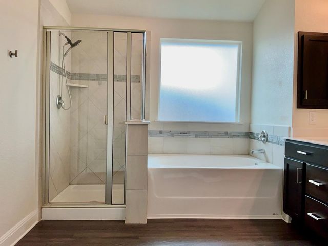 1008 Brenham LN, Leander, TX 78641
