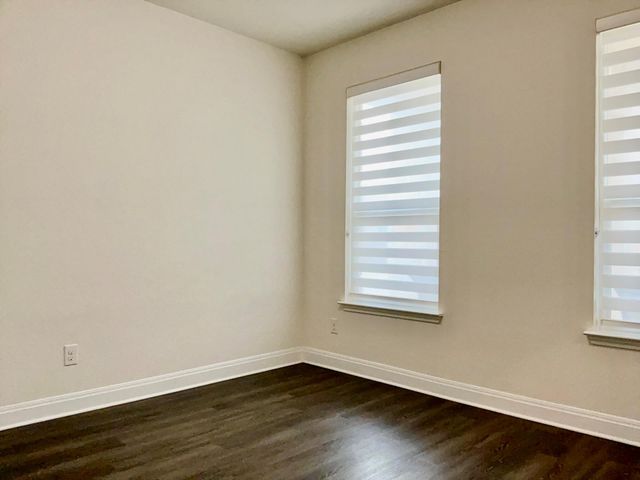 1008 Brenham LN, Leander, TX 78641
