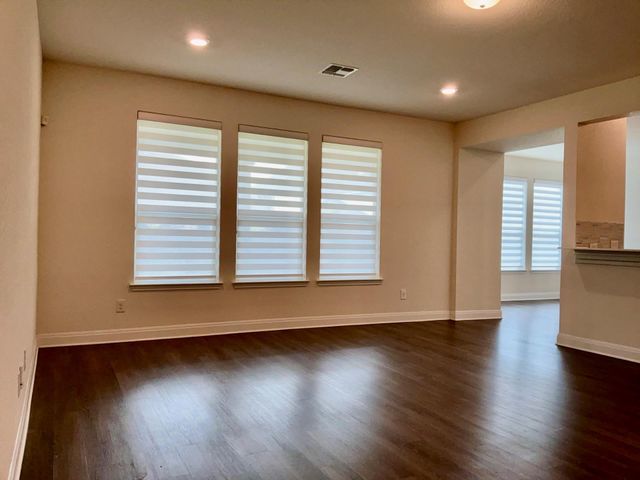 1008 Brenham LN, Leander, TX 78641