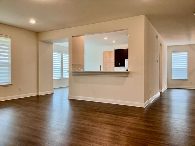1008 Brenham LN, Leander, TX 78641