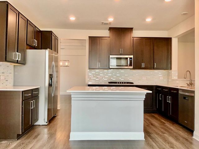 1008 Brenham LN, Leander, TX 78641