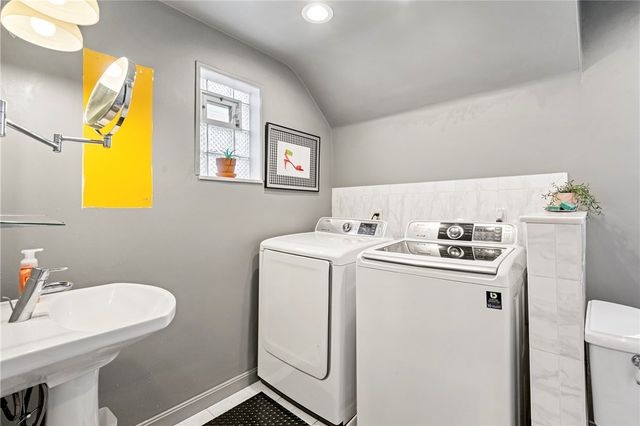 1912 Mount Royal Blvd, Shaler, PA 15116