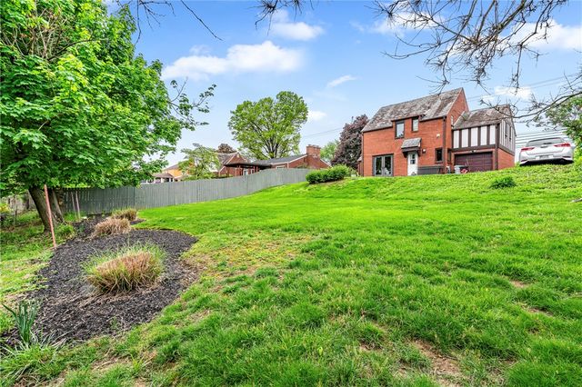 1912 Mount Royal Blvd, Shaler, PA 15116