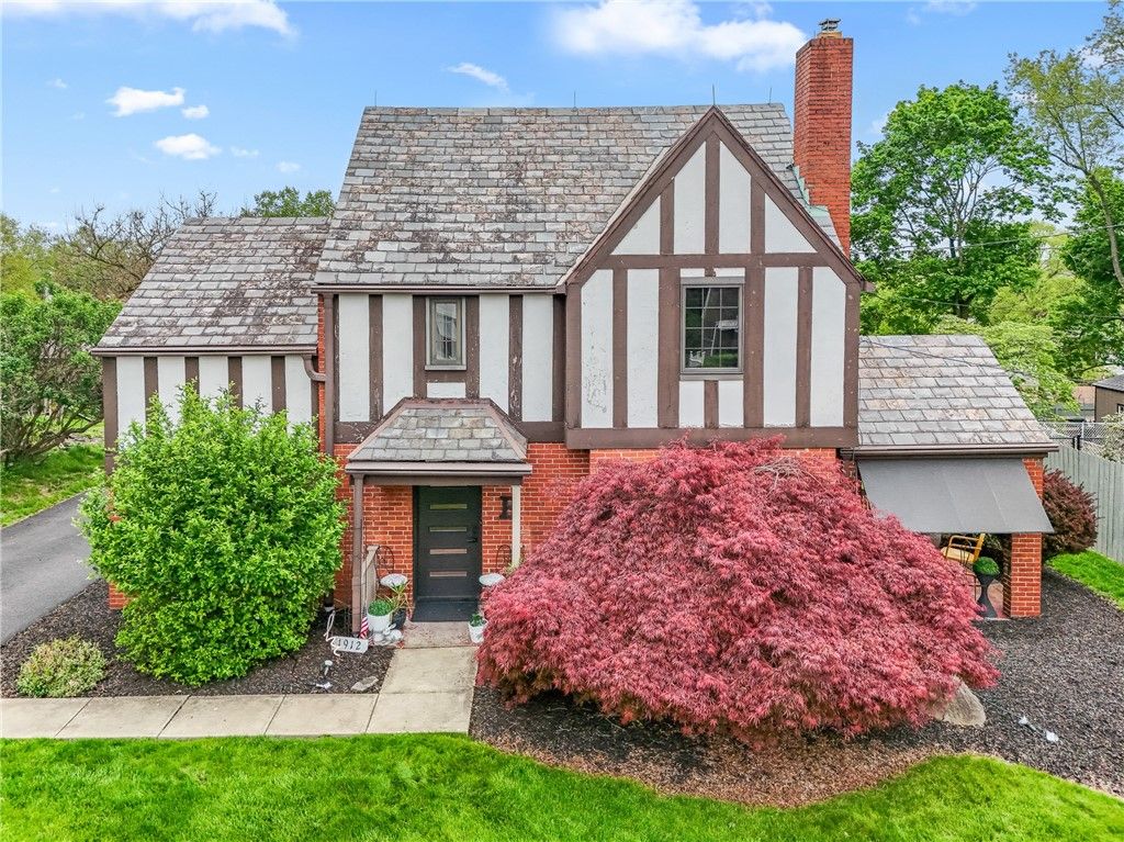 1912 Mount Royal Blvd, Shaler, PA 15116