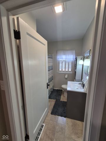 200 N Clay Street, Edinburgh, IN 46124