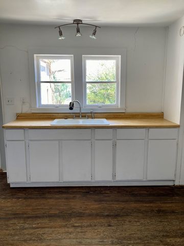 1105 W San Antonio St, Marfa, TX 79843