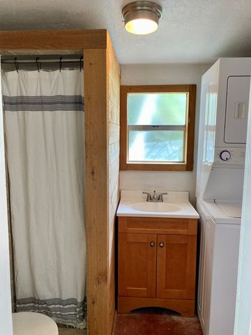 1105 W San Antonio St, Marfa, TX 79843