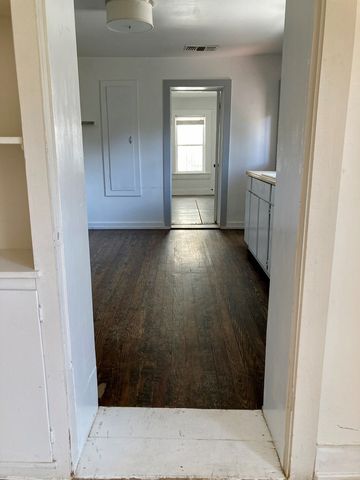 1105 W San Antonio St, Marfa, TX 79843