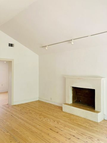 1105 W San Antonio St, Marfa, TX 79843