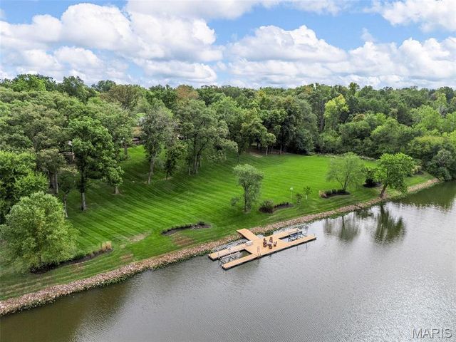 9 Woodview Drive, Lake St Louis, MO 63367