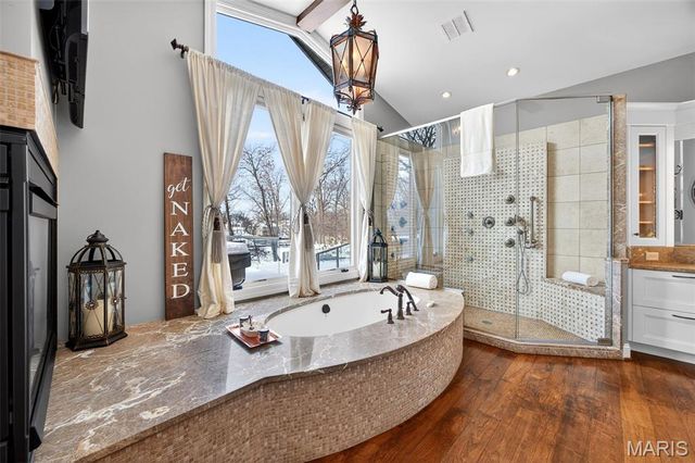 9 Woodview Drive, Lake St Louis, MO 63367