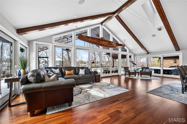 9 Woodview Drive, Lake St Louis, MO 63367