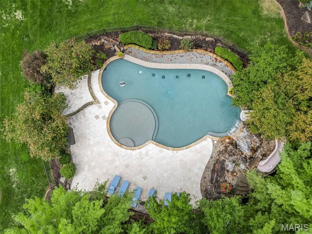 9 Woodview Drive, Lake St Louis, MO 63367