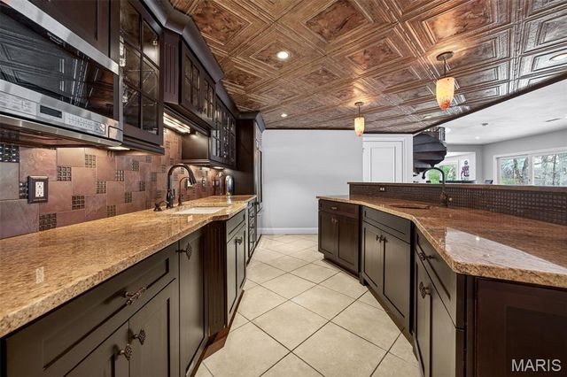 9 Woodview Drive, Lake St Louis, MO 63367