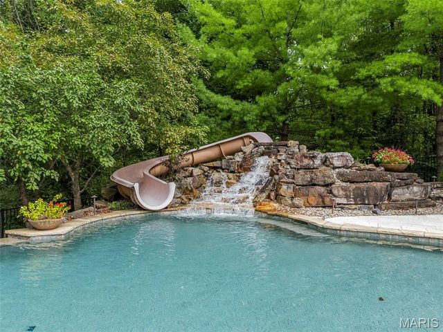 9 Woodview Drive, Lake St Louis, MO 63367