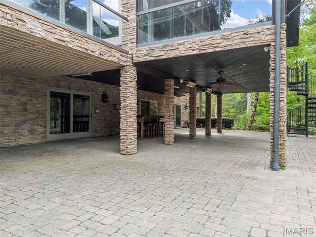 9 Woodview Drive, Lake St Louis, MO 63367