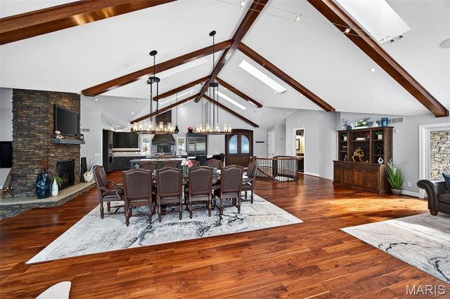 9 Woodview Drive, Lake St Louis, MO 63367