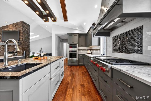 9 Woodview Drive, Lake St Louis, MO 63367