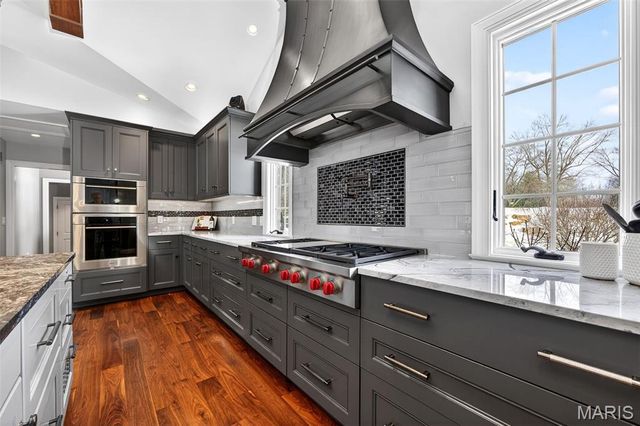 9 Woodview Drive, Lake St Louis, MO 63367