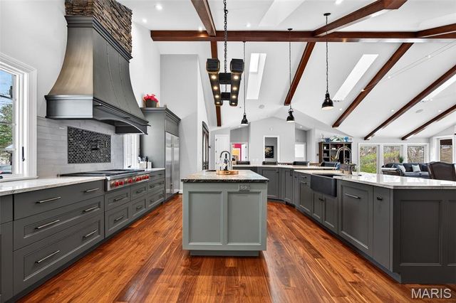 9 Woodview Drive, Lake St Louis, MO 63367