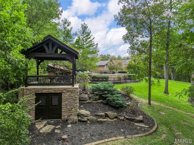 9 Woodview Drive, Lake St Louis, MO 63367